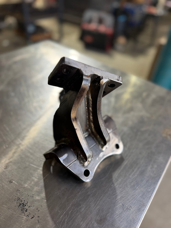 LN106 Steer Box Mount