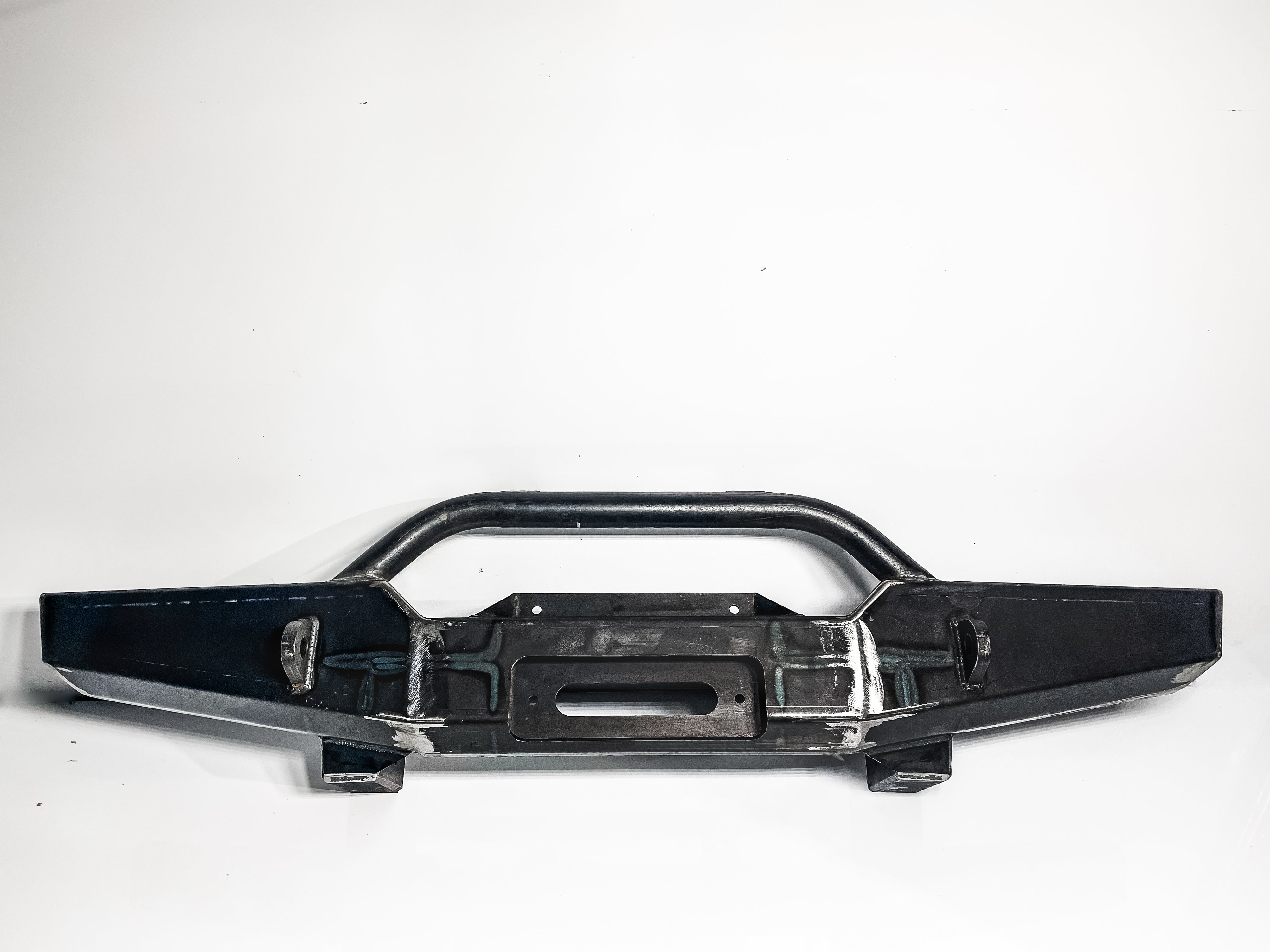40/80 Custom Winch Bar – McKinnon's Cruisers