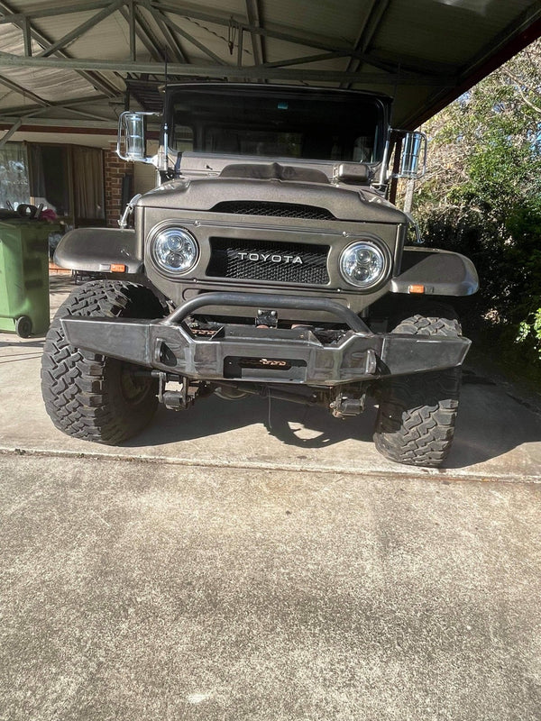 40 Series Custom Winch Bar with Removable Wings